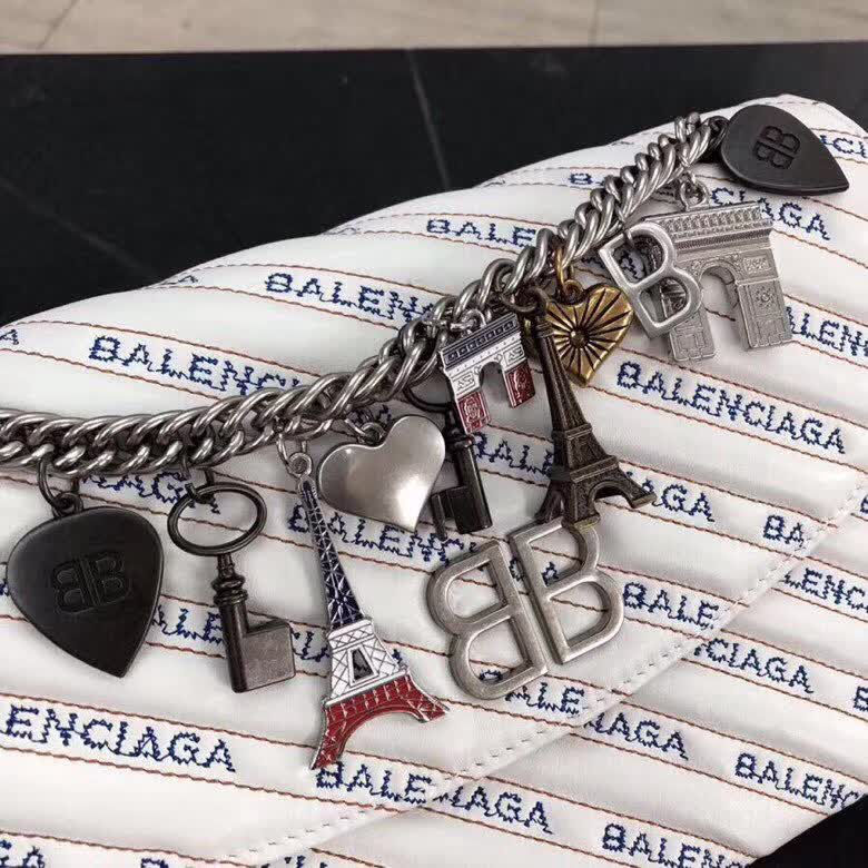 BALENCIAG巴黎世家 白色刺繡logo 白色暗扣 翻蓋鏈條包 單肩斜挎包  BL1814